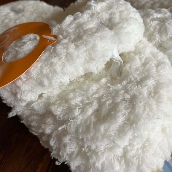 Dearfoams Relax At Home Slippers - Picture 2 of 5